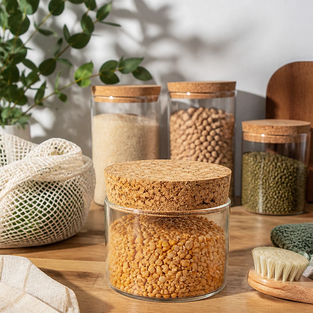 Duurzame voorraadpotten met kurkendeksels en WECK kurkstop RR40 in moderne keuken zero waste storage natuurkurk