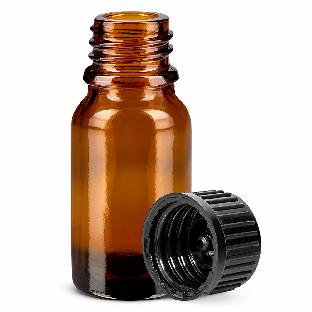 Klein 10ml apothekersflesje van amberkleurig glas met geribbelde zwarte dop