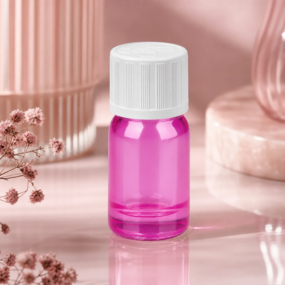 Decoratief violet glazen flesje 5ml met witte dop als stijlvol accessoire voor de badkamer