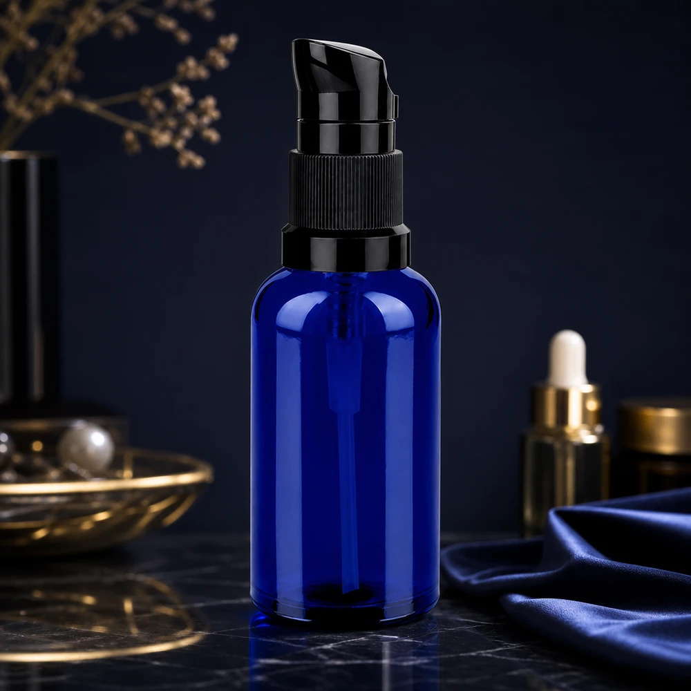 Elegante 50ml pompflacon in kobaltblauw met zwarte dispenser STD BlueLine UT18/50 voor schoonheidsproducten