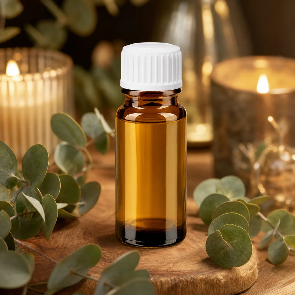 Bruine glazen fles 10ml met wit schroefsluiting St Aromatherapie-druppelflesje van 10 ml, bruin apothekersglas met witte dop op houten ondergrond