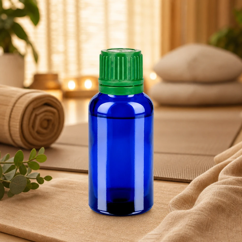 30ml flacon 11mm SV groen OV BlueLine UT18/30 Elegant blauw glazen flesje van 30 ml met contrasterende groene dop voor een stijlvolle presentatie