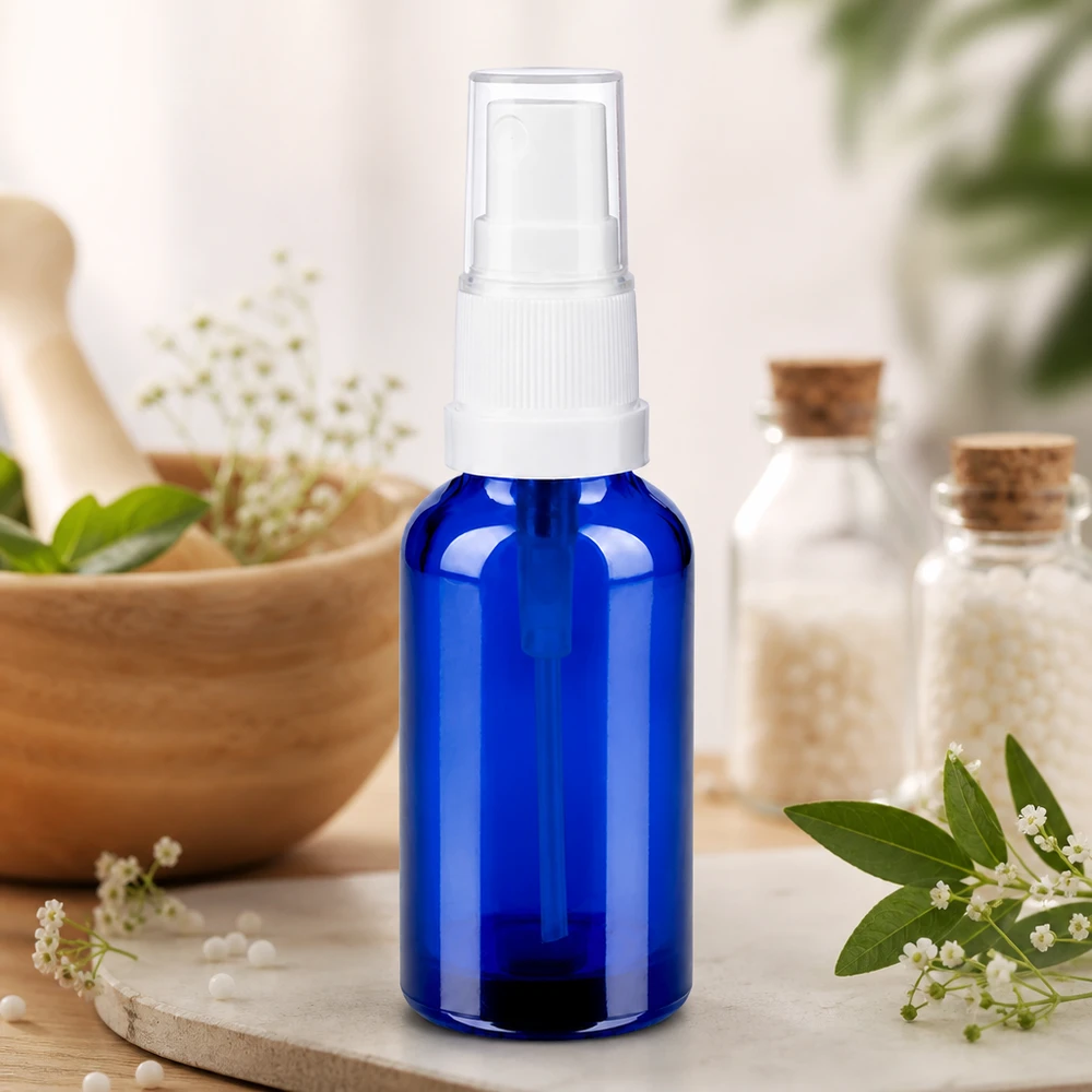30ml Spuitfles wit/tr. STD BlueLine UT18/30 Veelzijdige glazen fles van 30 ml in blauw met nauwkeurig verstuivingssysteem voor doe-het-zelfcosmetica