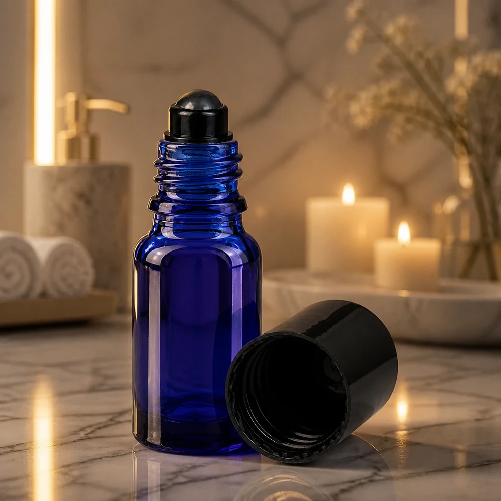 Blauwe rollerfles van 10 ml van apothekersglas, ideaal voor parfum en aromatherapie