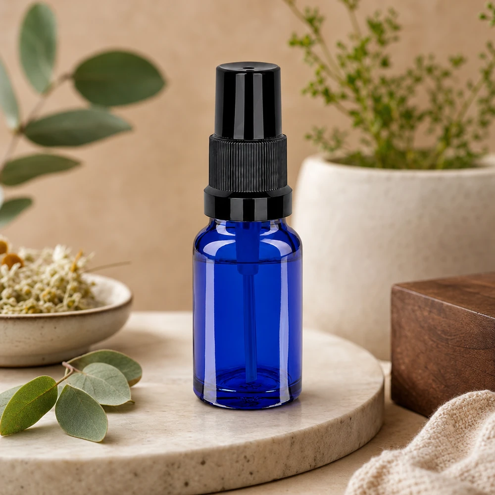 Praktische glazen spuitfles STD BlueLine UT18/10 van 10 ml met ergonomische zwarte spuitkop