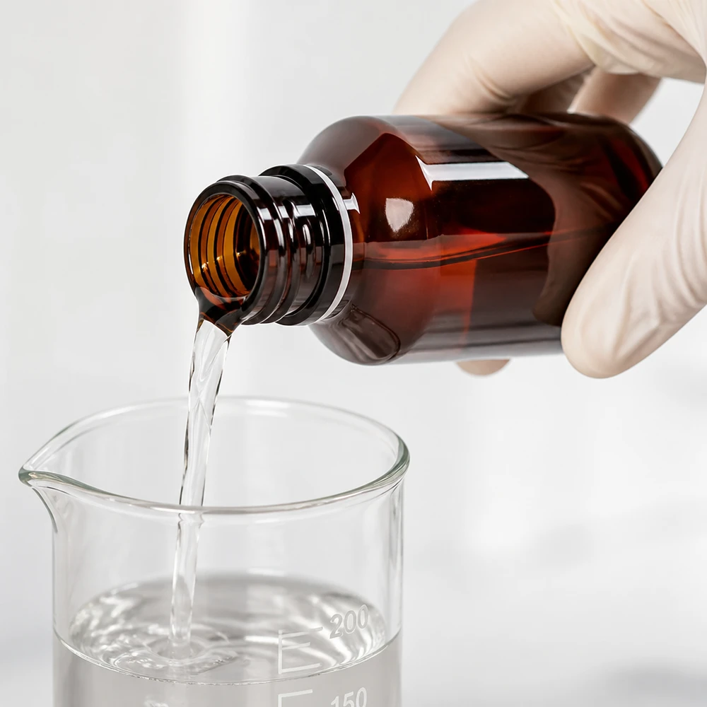 Bruine PET-fles van 50 ml met witte klapdop is geschikt voor laboratoriumchemicaliën en reagentia