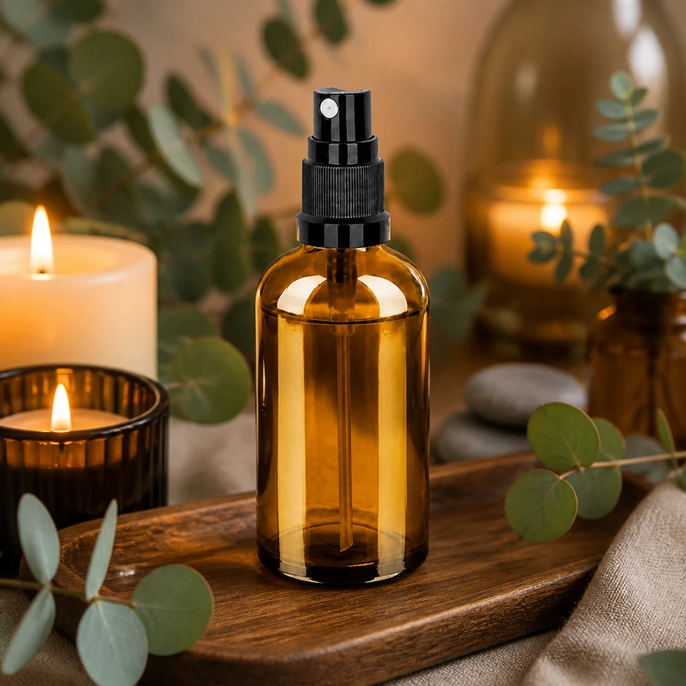 Elegante bruine spuitfles met een inhoud van 100 ml en zwarte spuitkop voor aromamengsels