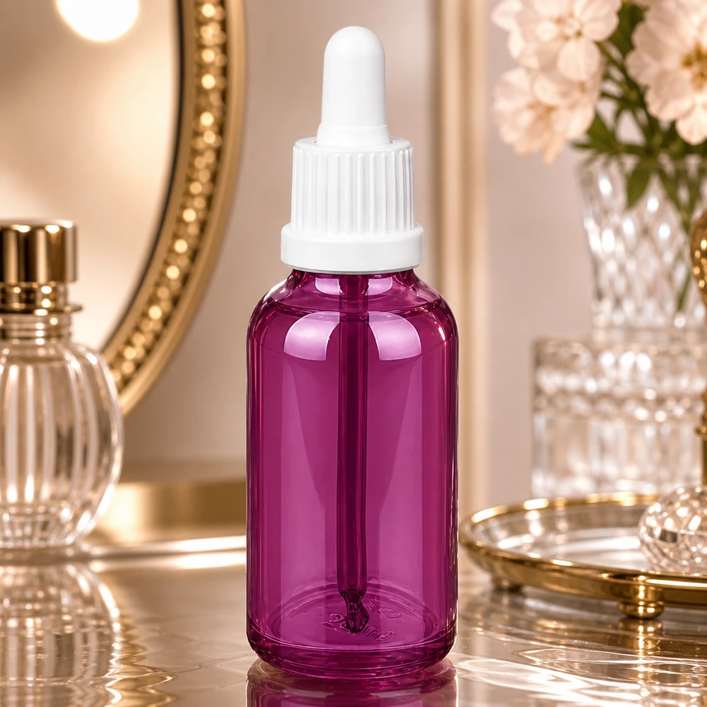 Stijlvolle 30ml druppelfles in paars met mat witte pipetdop voor een elegante productpresentatie