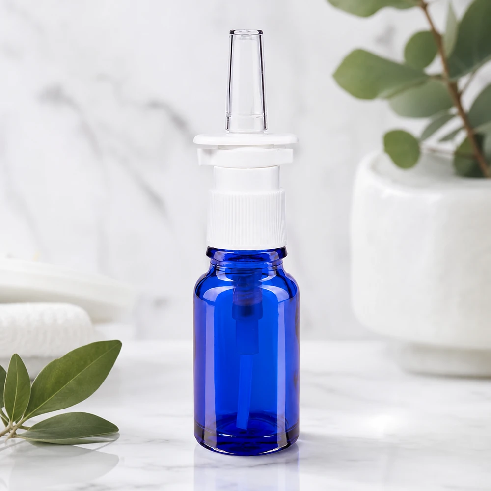 Blauwe glazen flessen 10ml met neusverstuiver Kleine blauwe apotheekglasfles van 10 ml voor neusgebruik, met pompspuitkop