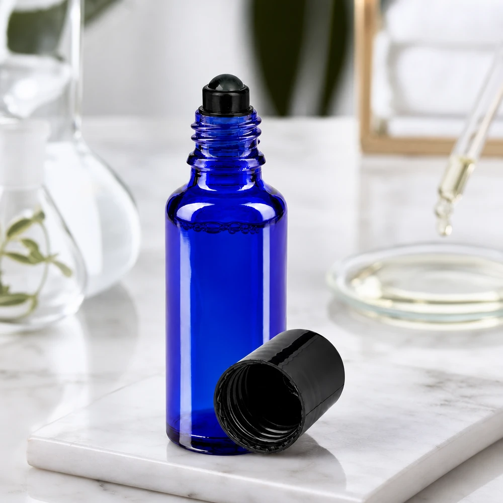 Glas deostick fles blauw 30ml, lege deo roller (Roll On) Blauwe STD-roll-onfles van 30 ml met zwarte bolapplicator voor parfum en lichaamsoliën