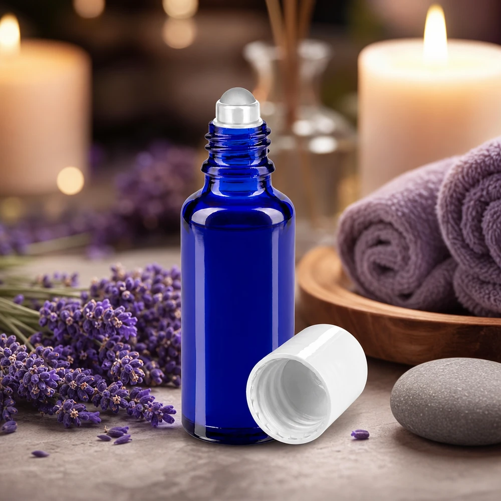 Apothekersflesje blauw 30ml roll-on cap wit Kobaltblauw apothekersglasflesje van 30 ml (STD) met witte beschermdop voor parfumoliën