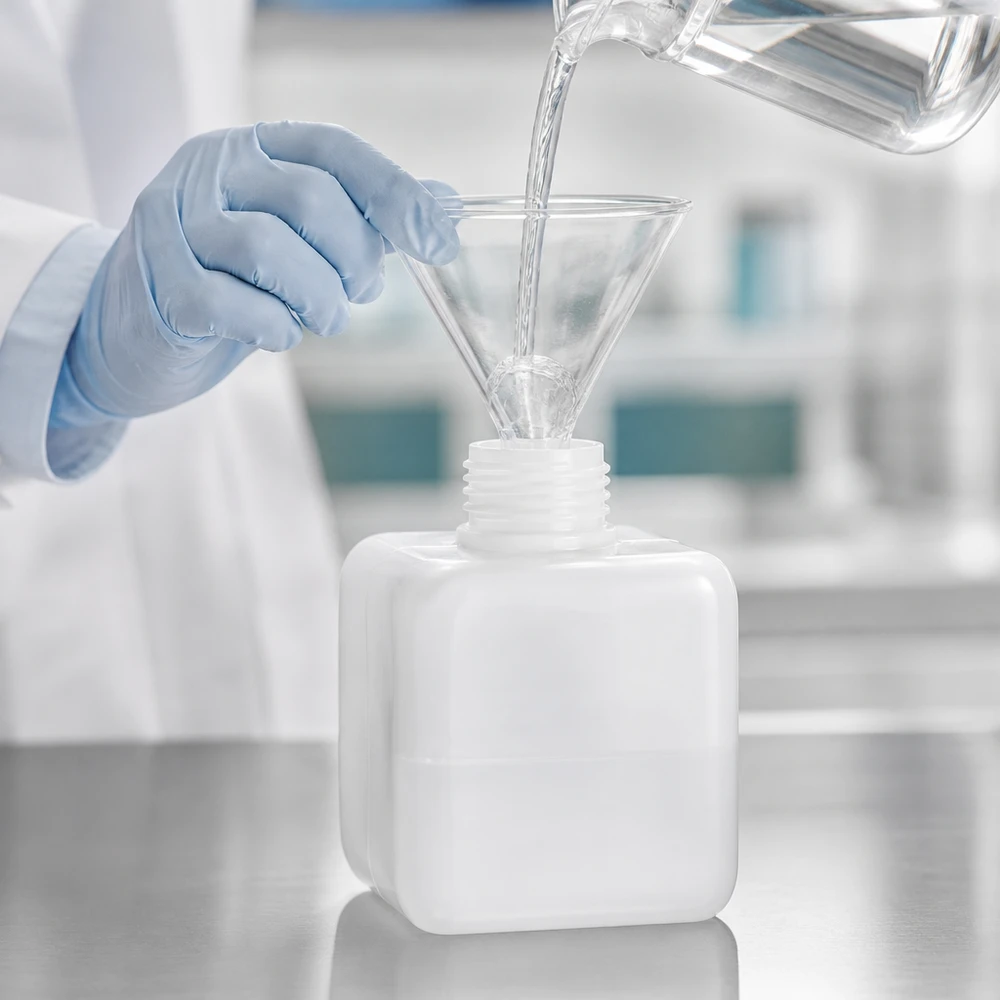 Chemicaliënfles 250 ml, wijde hals PE-HD-fles 250 ml, vierkant, met wijde hals, voor laboratoriumgebruik, vloeistofoverdracht, glazen trechter, roestvrijstalen afwerking