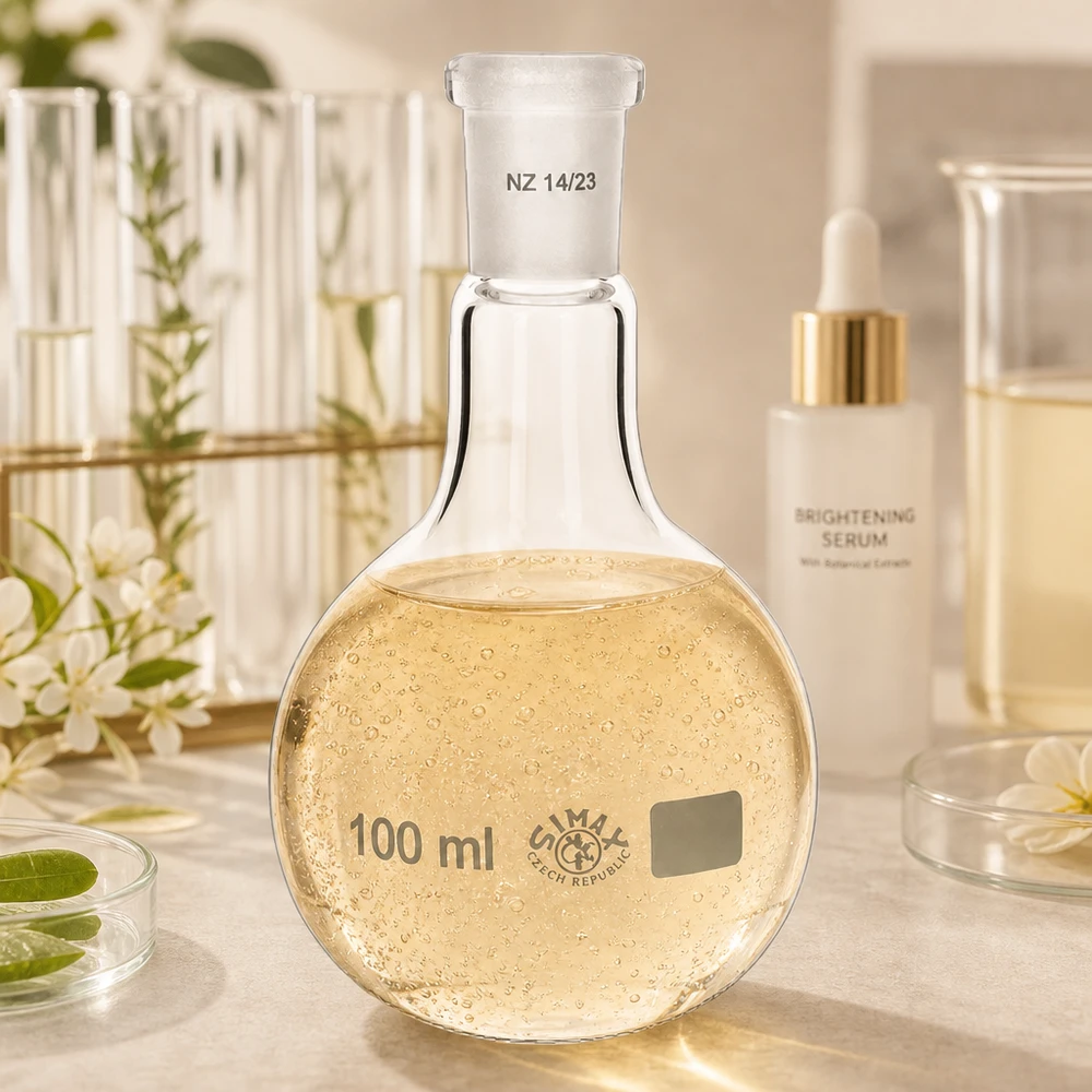 Laboratoriumkolf 100 ml met gele oplossing en nauwkeurig geslepen standaardverbinding 14/23 systeem