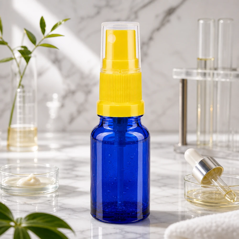 Elegante 10ml sprayflacon van blauw glas met gele pompverstuiver BlueLine UT18 10