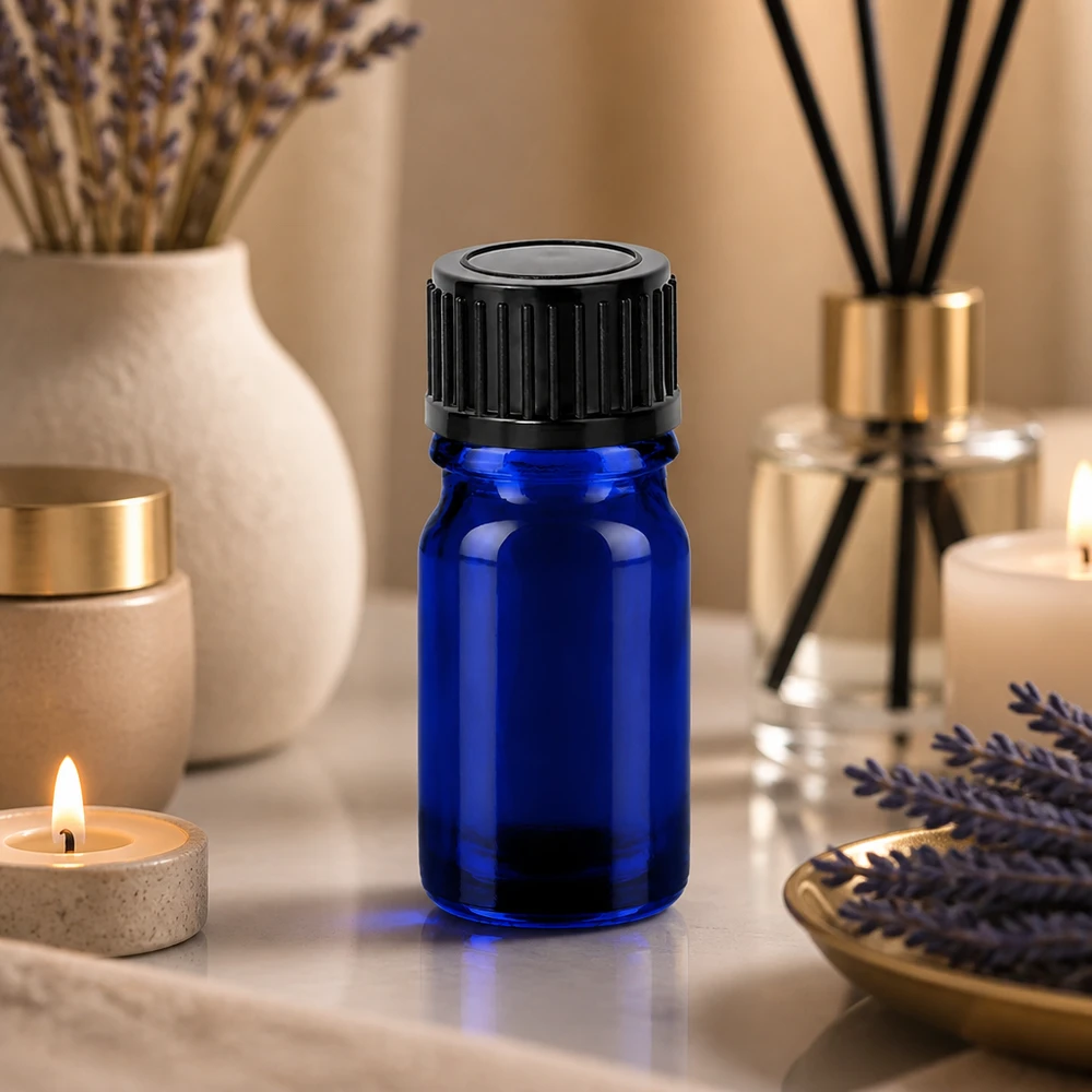 5ml flessenglazen 11mm SV zwart OV BlueLine UT18/5 Handig blauw 5ml flesje met kindveilige zwarte dop voor wellnessproducten