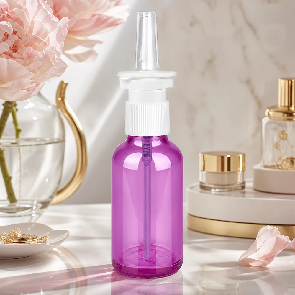 Functioneel 30ml neussprayflesje met optimale dosering in transparant-paars ontwerp