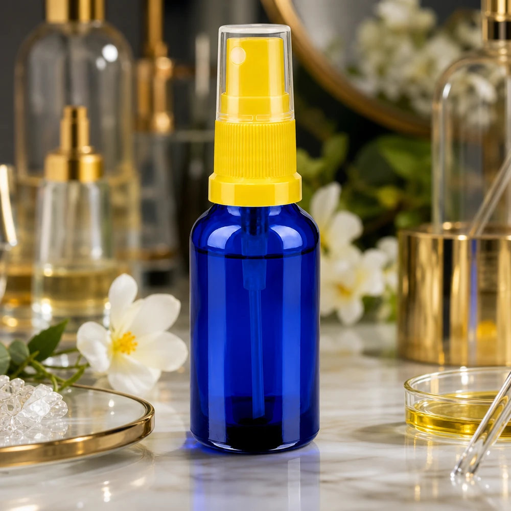 30ml spuitfles geel/tr. STD BlueLine UT18/30 Klein spuitflesje van 30 ml met precieze verstuiver, ideaal voor gezichtssprays en toners