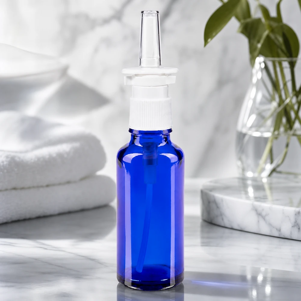 Blauwe glazen flessen 30ml met neusverstuiver Farmaceutische neussprayfles van 30 ml, blauw met witte spuitkop en standaardtip, ApoGlas