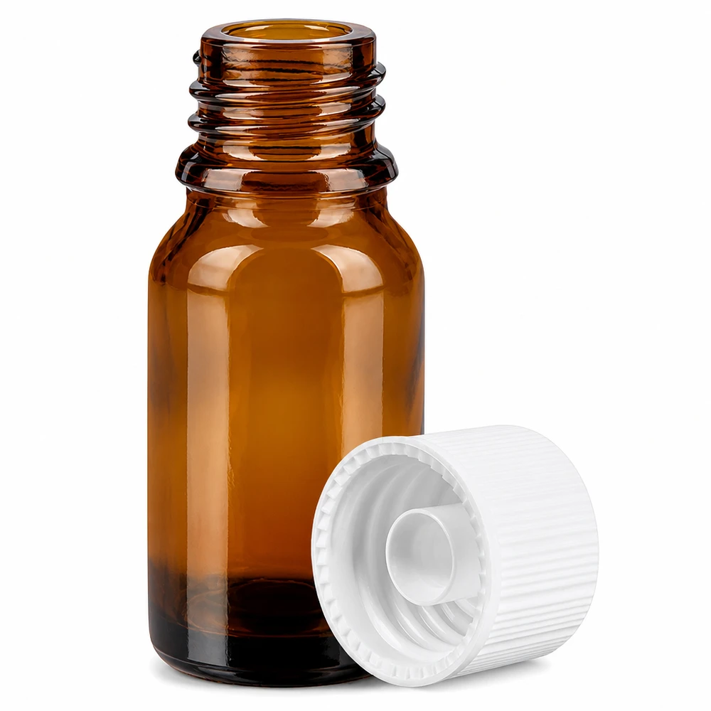 Amberkleurig glazen flesje van 10 ml met UV-bescherming en witte dop voor lichtgevoelige stoffen