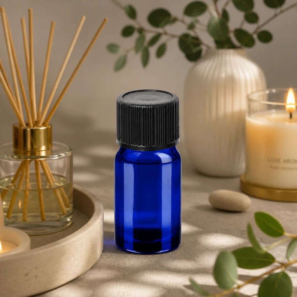 Professioneel druppelflesje met een inhoud van 5 ml en zwarte schroefdop voor laboratorium- en cosmetisch gebruik