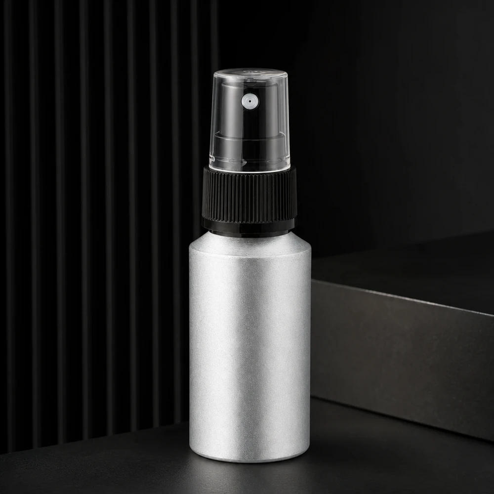 30 ml aluminium fles gebeitst incl. pompverstuiver zwart Professionele aluminium fles van 30 ml met pompverstuiver voor een gelijkmatige verdeling van verzorgingsproducten