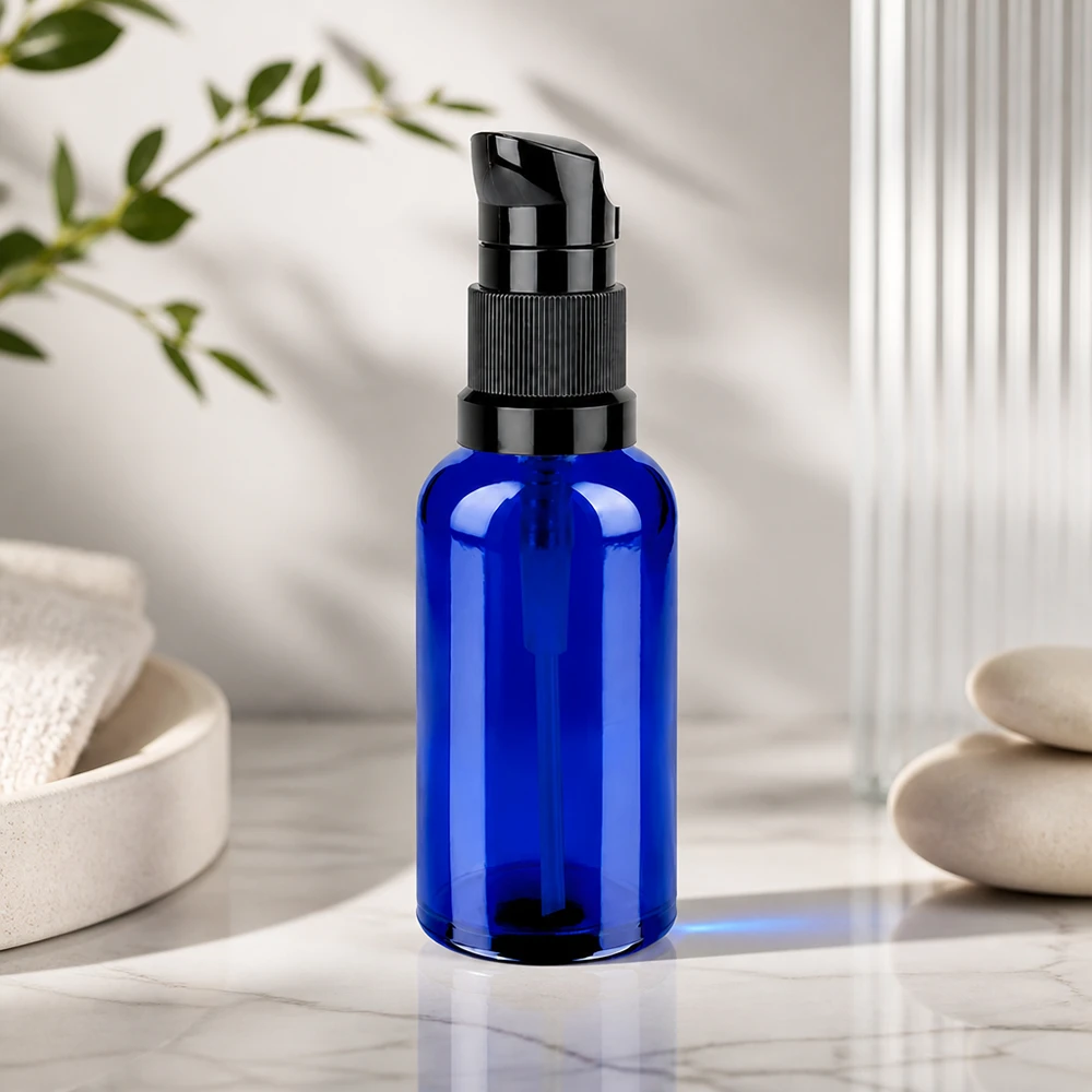 Hoogwaardige blauwe pompflacon 50ml STD BlueLine UT18/50 met nauwkeurig doseermechanisme zwart