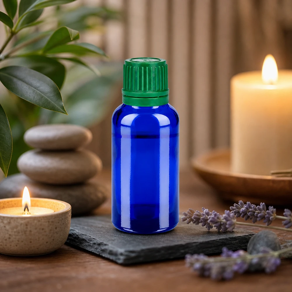 30ml flacon 11mm SV groen OV BlueLine UT18/30 Handig blauw glazen flesje van 30 ml met kindveilige SV-dop om veilig te bewaren