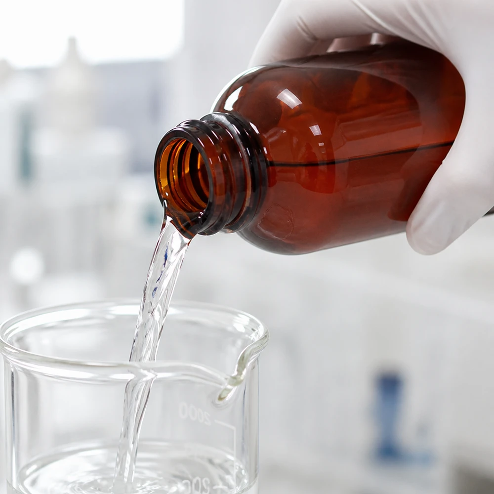 50 ml PET medicijnfles met verstuiver zwart GCMI 28/410 incl. dop transparant, standaard Handige PET-fles van 250 ml met verzegelde sluiting voor het veilig bewaren van gevoelige vloeistoffen
