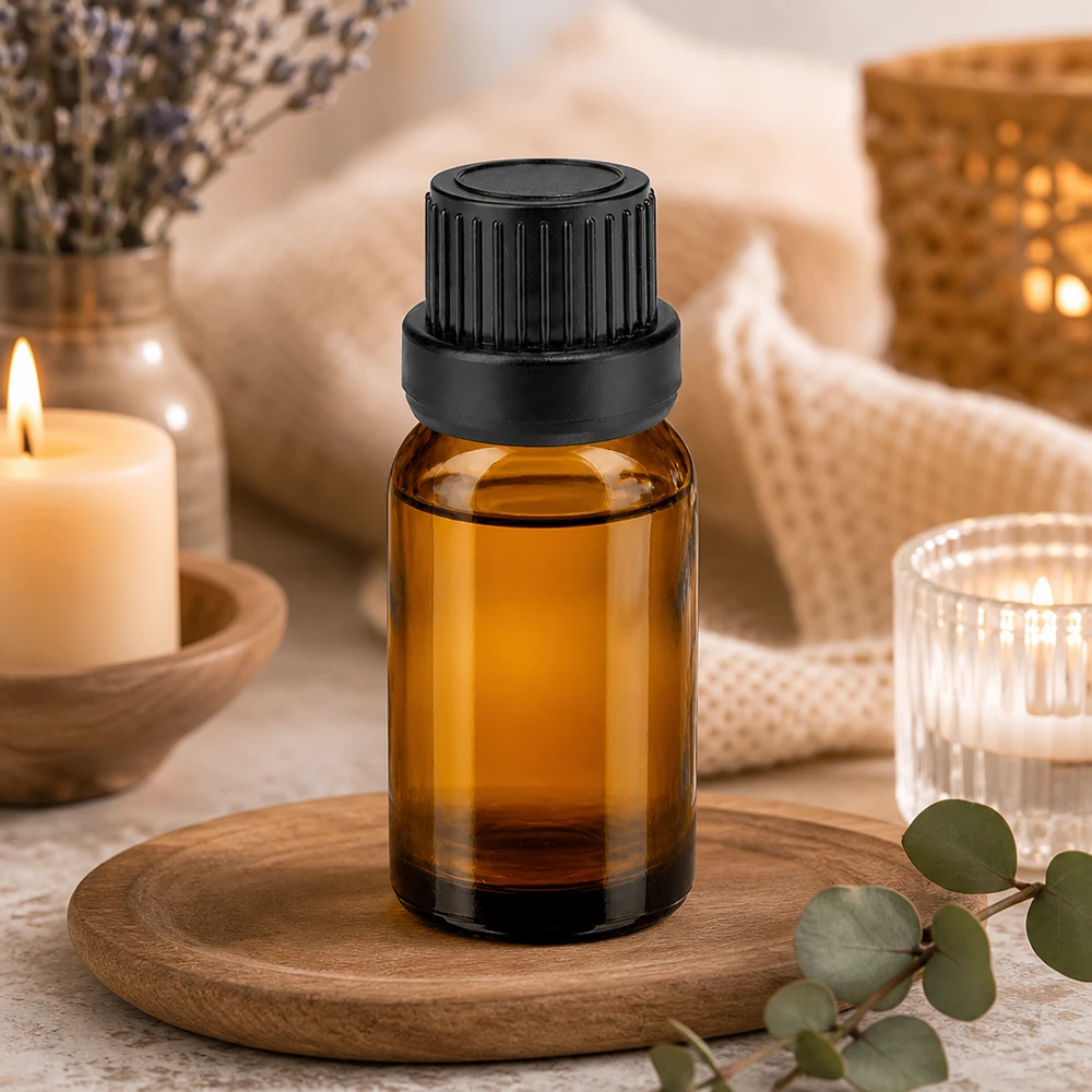 Amberkleurig glazen flesje van 10 ml met geribbelde zwarte schroefdop voor nauwkeurig doseren